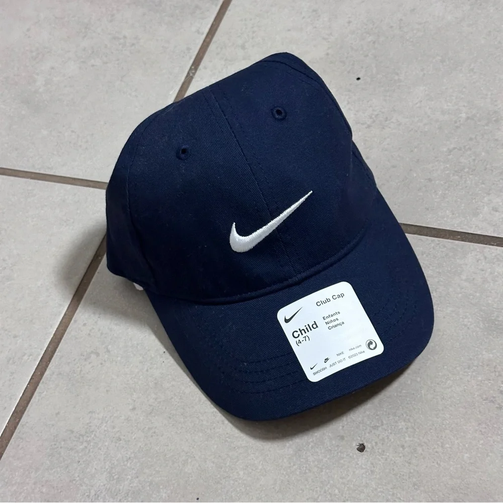 Nike Kids Navy Blue Child Cap Club Athletic size 4-7‎